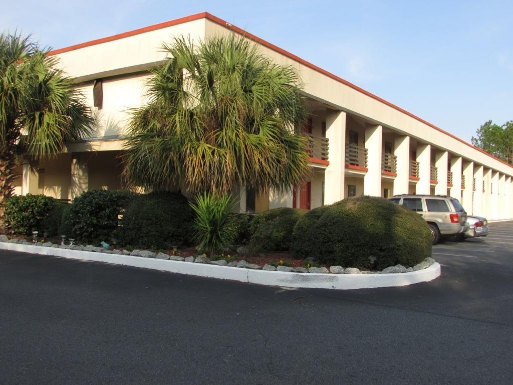 New Valdosta Inn And Suites Esterno foto